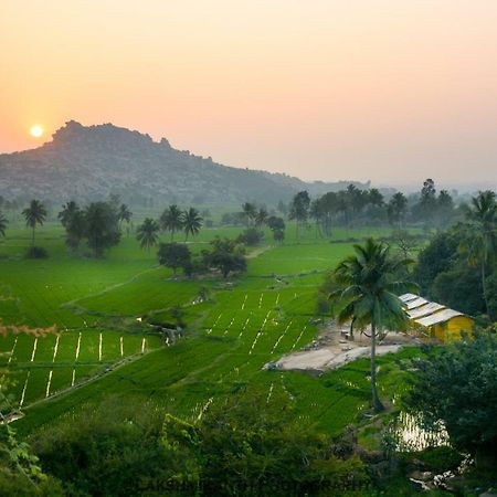 Hotel Gowri Hampi Exterior photo