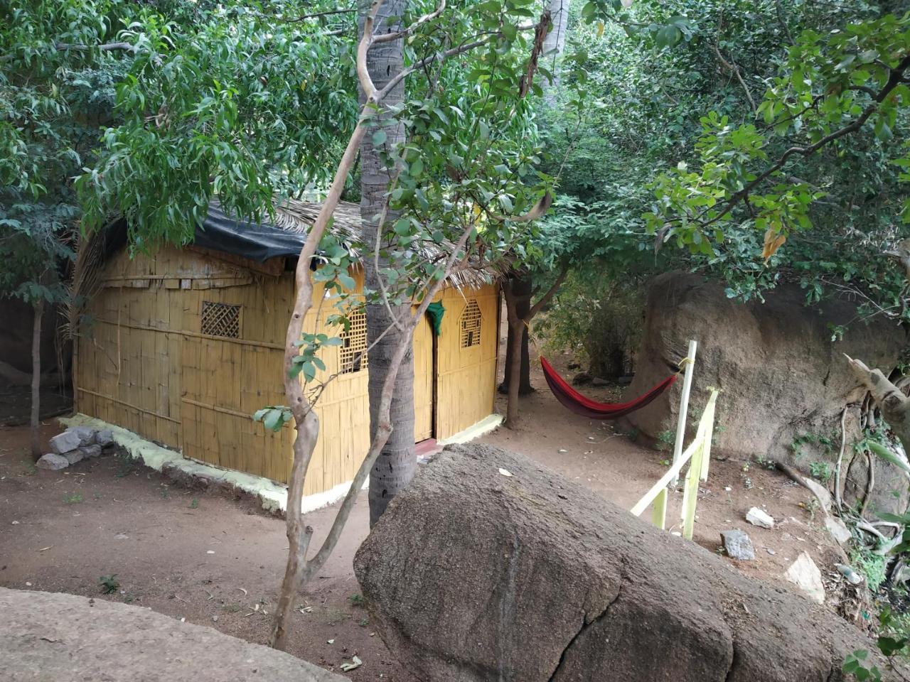Hotel Gowri Hampi Exterior photo
