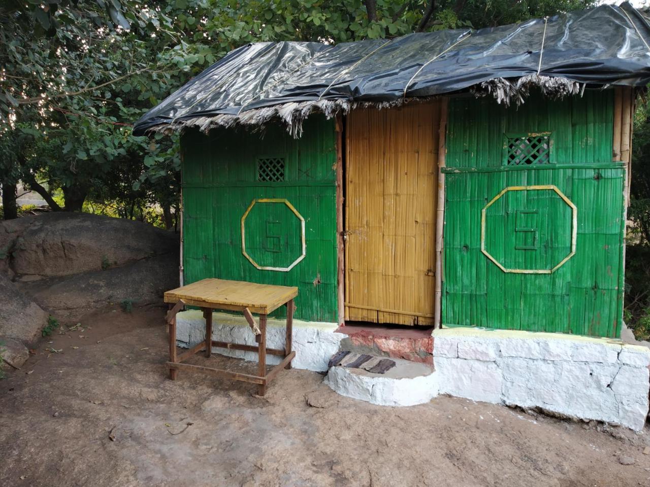 Hotel Gowri Hampi Exterior photo