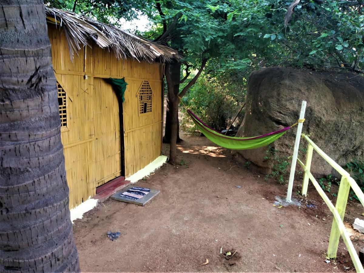 Hotel Gowri Hampi Exterior photo